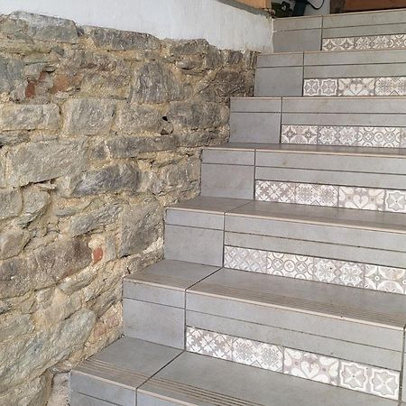 Freundliches Appartement - Bitte Angaben Zum Gastgeber Lesen Wehrheim Buitenkant foto