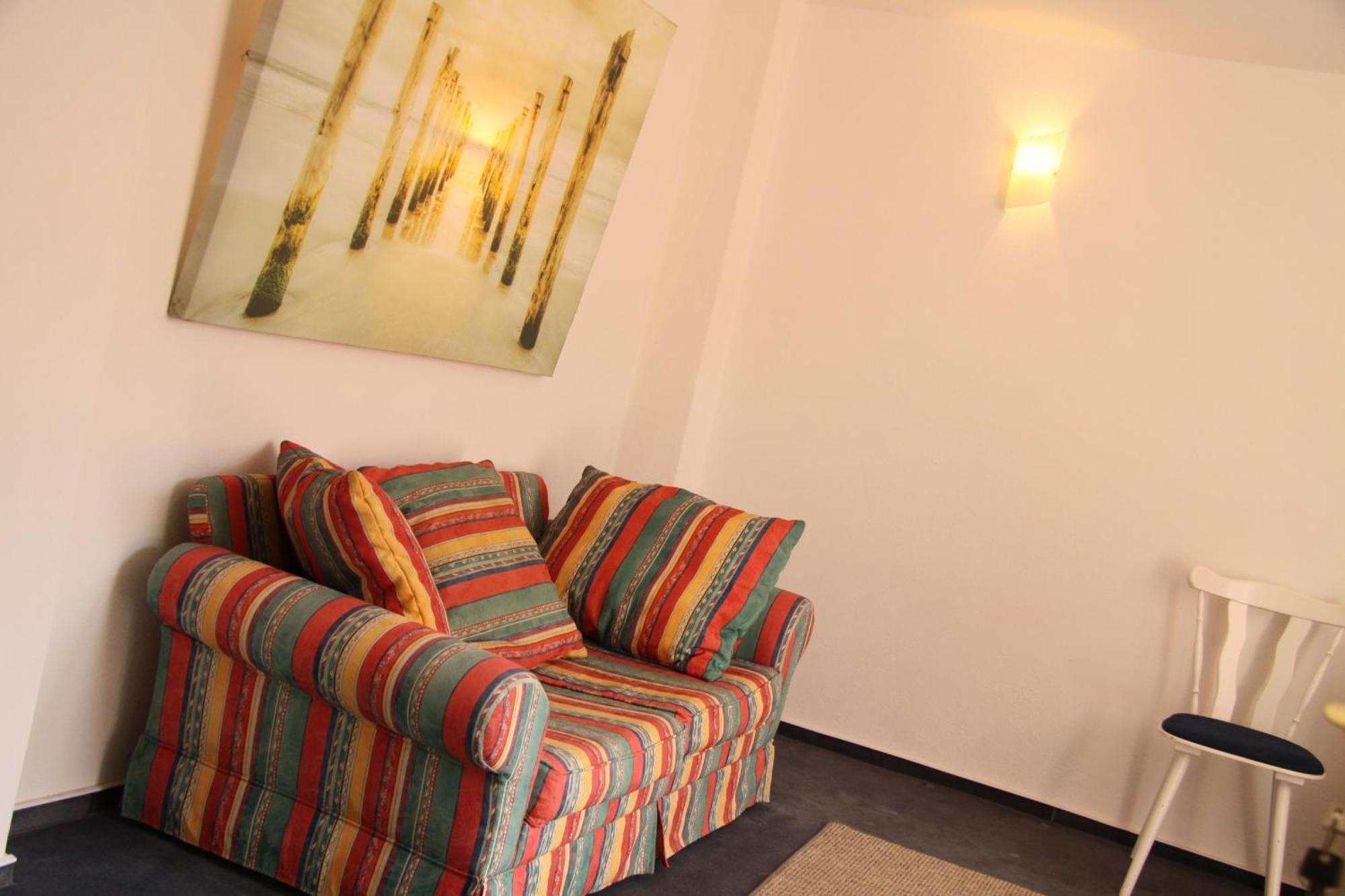 Freundliches Appartement - Bitte Angaben Zum Gastgeber Lesen Wehrheim Buitenkant foto